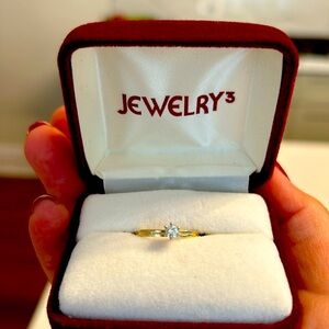 Vintage 14k gold solitaire ring with real diamond.